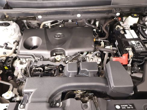 Used 2022 Toyota RAV4 XLE FWD image 18