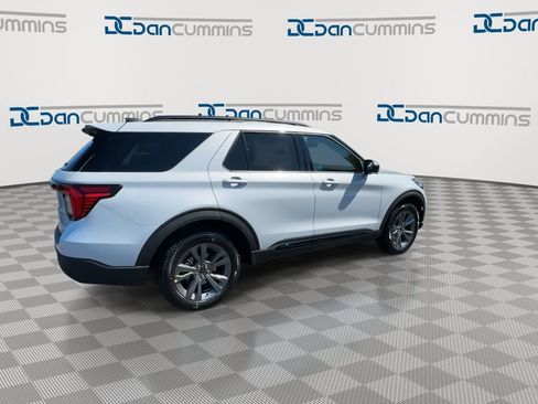New 2026 Ford Explorer Active AWD/4WD image 8