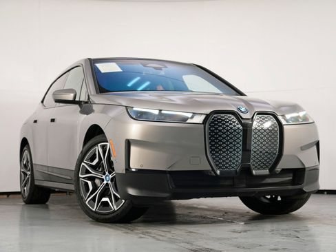 Used 2022 BMW iX xDrive50 w/ Premium Package image 59