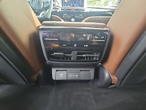 Used 2025 Acura MDX w/ Technology Package FWD image 35