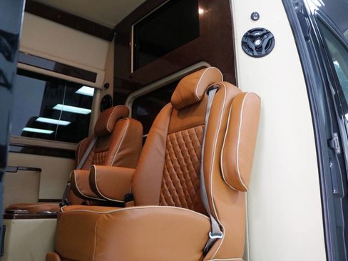 Used 2011 Mercedes-Benz Sprinter 2500 image 14