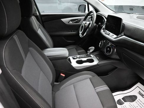 Used 2025 Chevrolet Blazer LT w/ Convenience Package FWD image 10