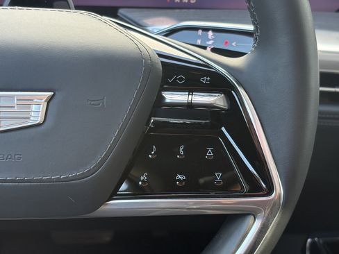 Certified 2025 Cadillac Escalade IQ Luxury 2 w/ LPO, Premium Carpet Package AWD/4WD image 20