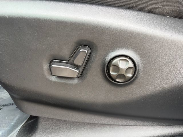 Used 2025 Chrysler Pacifica Select FWD image 27