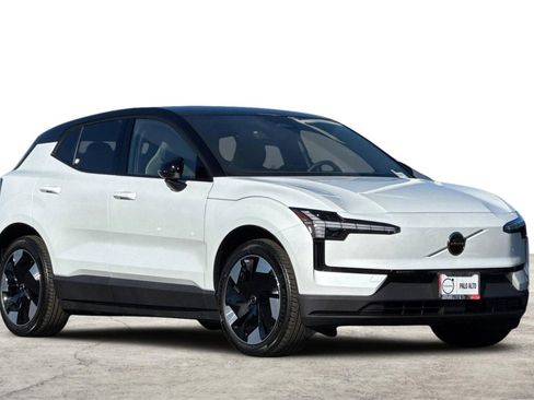 New 2026 Volvo EX30 Plus w/ Climate Package image 9