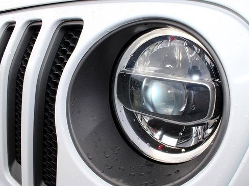 Used 2022 Jeep Wrangler Unlimited Rubicon w/ LED Lighting Group image 16