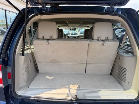 Used 2017 Lincoln Navigator Select AWD/4WD image 23