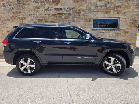 Used 2014 Jeep Grand Cherokee Overland AWD/4WD image 19