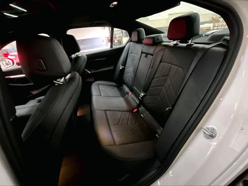 Used 2025 BMW i5 eDrive40i w/ Premium Package image 28