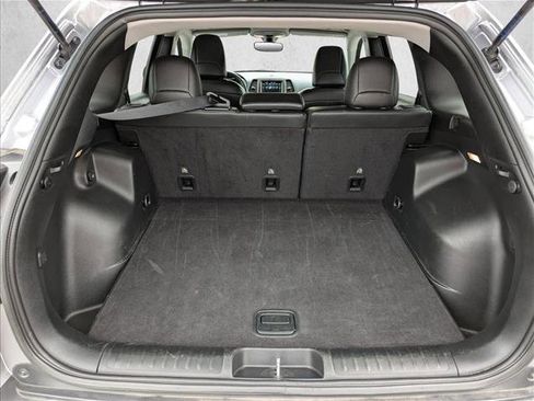 Used 2020 Jeep Cherokee Trailhawk image 6