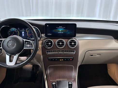 Certified 2022 Mercedes-Benz GLC 300 4MATIC image 2