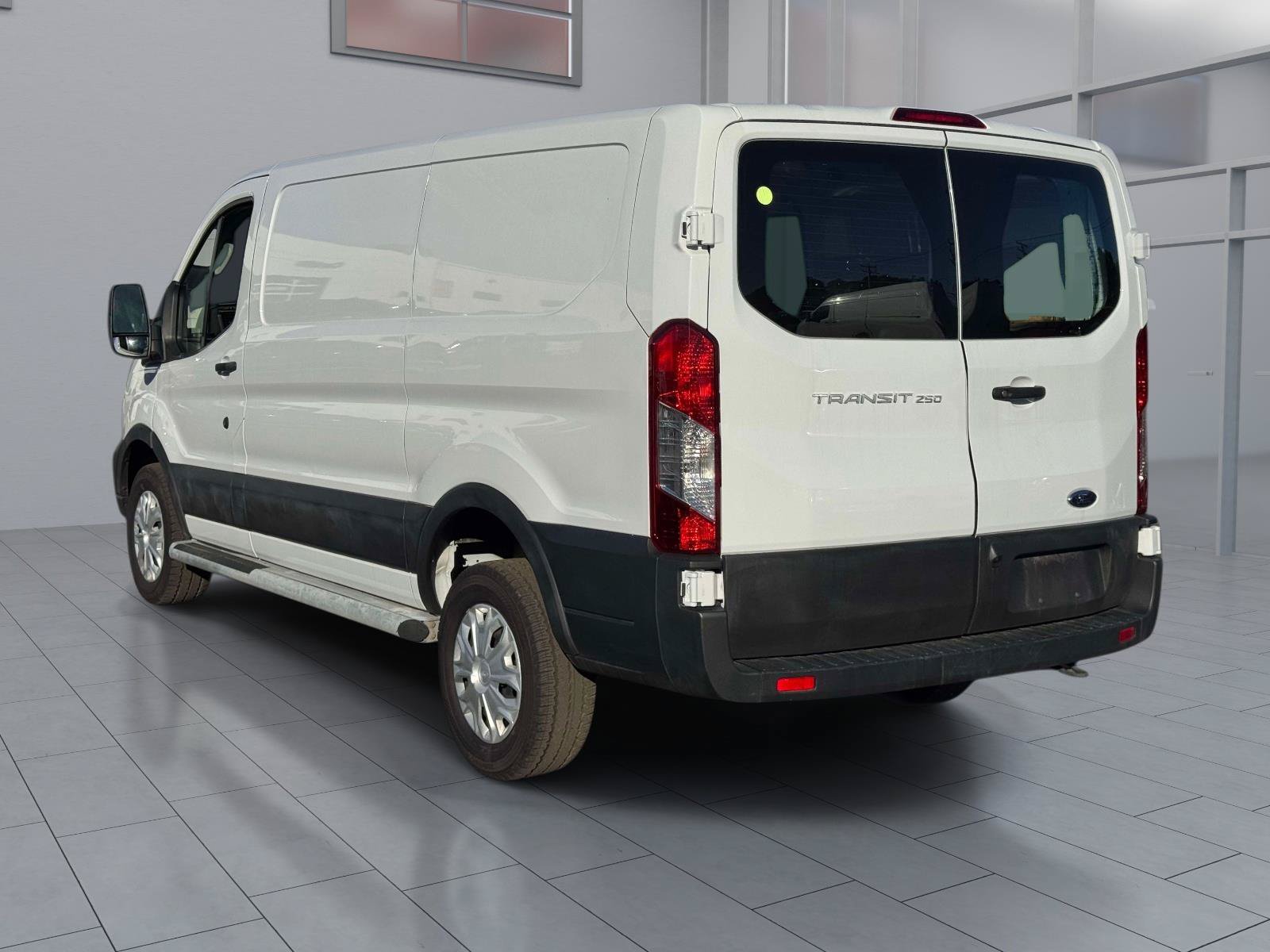 Used 2025 Ford Transit 250 Low Roof w/ Exterior Upgrade Package RWD image 4