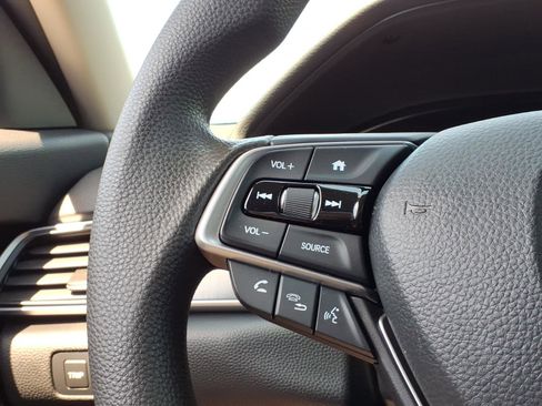 Used 2019 Honda Accord LX image 25
