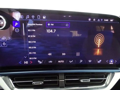 Used 2025 Chevrolet Equinox EV LT FWD image 12