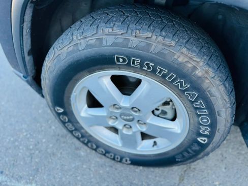 Used 2013 Jeep Grand Cherokee Laredo RWD image 16