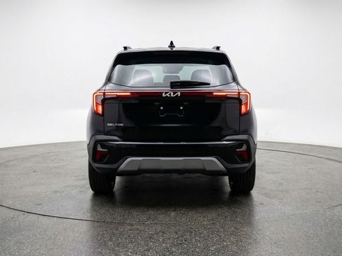 Used 2025 Kia Seltos S FWD image 7