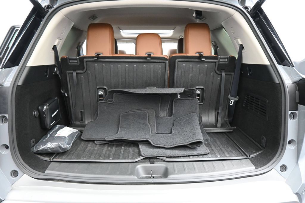 Used 2023 Nissan Pathfinder Platinum AWD/4WD image 23