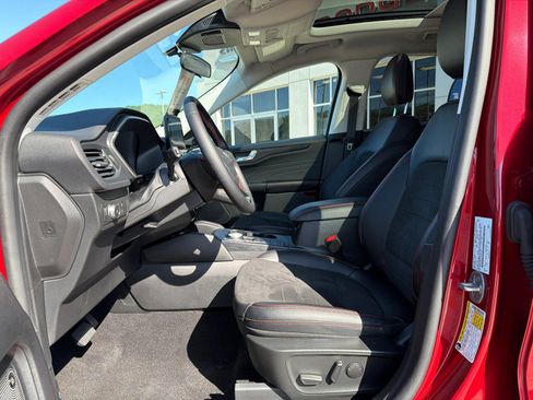 Used 2022 Ford Escape SEL w/ SEL Stealth AWD Package image 18