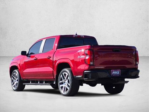 Used 2024 Chevrolet Colorado Z71 w/ Z71 Convenience Package 2 AWD/4WD image 8
