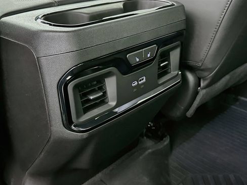 Used 2022 GMC Sierra 1500 AT4 w/ AT4 Premium Package AWD/4WD image 26