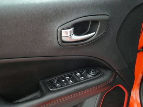 Used 2019 Jeep Compass Trailhawk w/ Leather Interior Group AWD/4WD image 21