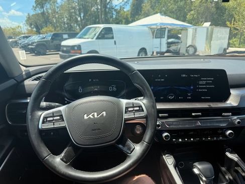 Used 2025 Kia Telluride S FWD image 2