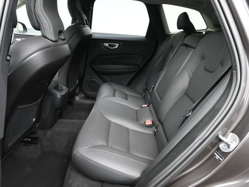 Used 2025 Volvo XC60 B5 Plus w/ Climate Package AWD/4WD image 14