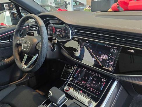 New 2026 Audi SQ7 Prestige image 8