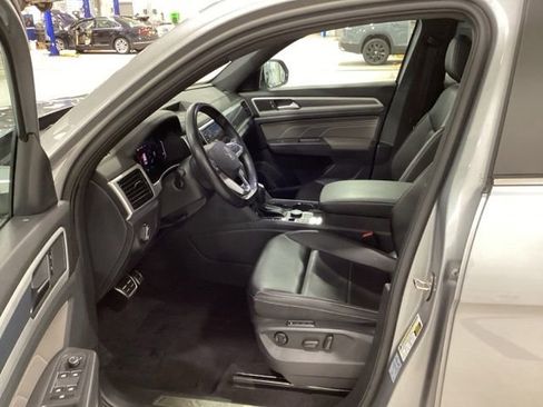Used 2021 Volkswagen Atlas Cross Sport SEL R-Line AWD/4WD image 10