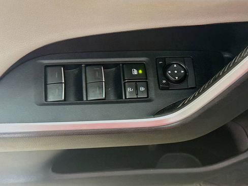 Used 2022 Toyota RAV4 Limited image 18