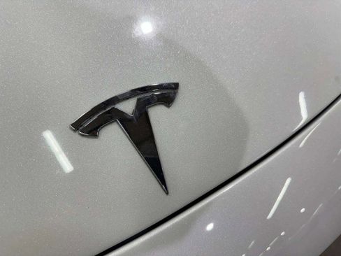 Used 2020 Tesla Model 3 Standard Range Plus image 11