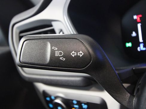 Used 2025 Ford Escape SE image 12