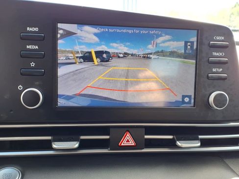 Used 2023 Hyundai Elantra SEL image 22