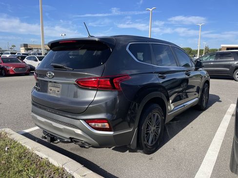 Used 2020 Hyundai Santa Fe SE image 2