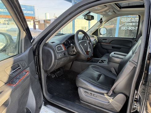 Used 2013 Chevrolet Suburban LT w/ Luxury Package image 9