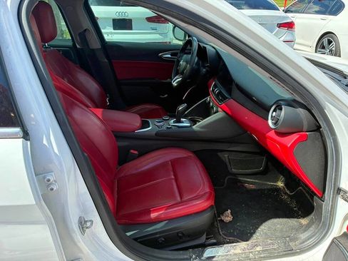 Used 2020 Alfa Romeo Giulia Ti w/ Active Blind Spot Package AWD/4WD image 12