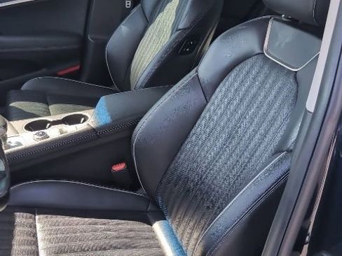 Used 2022 Genesis G70 3.3T image 12
