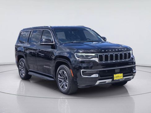 Used 2023 Jeep Wagoneer Series II AWD/4WD image 2
