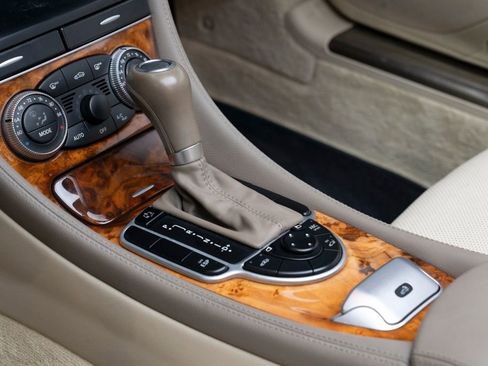 Used 2009 Mercedes-Benz SL 550 image 38