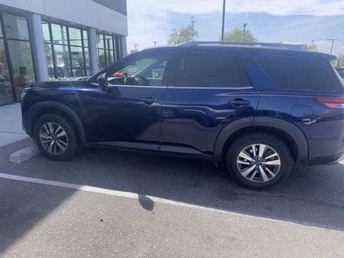 Used 2023 Nissan Pathfinder SL image 8