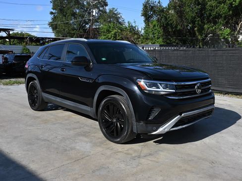 Used 2021 Volkswagen Atlas Cross Sport SE FWD image 1
