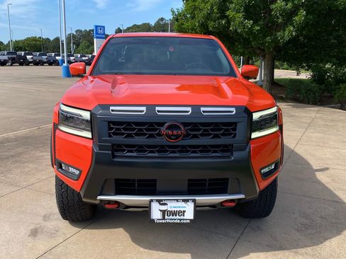 Used 2025 Nissan Frontier PRO-4X w/ Pro Convenience Package AWD/4WD image 2