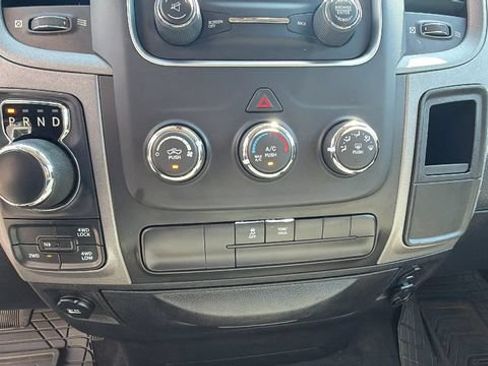 Used 2017 RAM 1500 Express AWD/4WD image 23