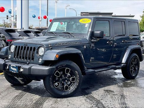 Used 2017 Jeep Wrangler Unlimited Sahara AWD/4WD image 11