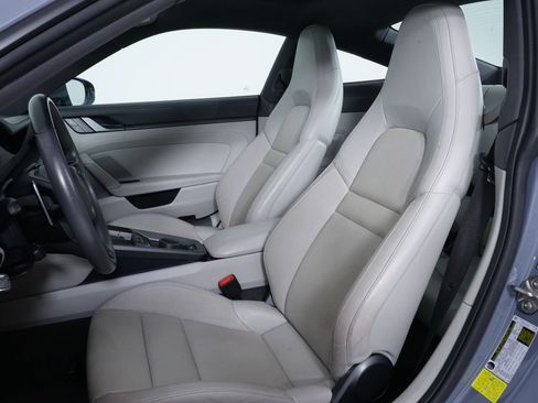 Used 2024 Porsche 911 Carrera RWD image 22