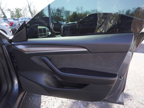 Used 2023 Tesla Model 3 Performance image 13