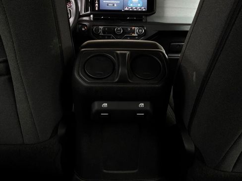 Used 2025 Jeep Wrangler Unlimited Sport AWD/4WD image 12