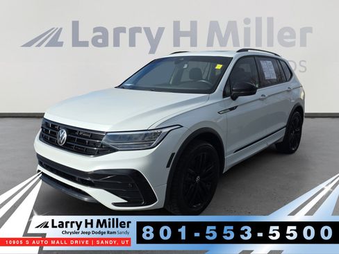 Used 2022 Volkswagen Tiguan SE R-Line image 1