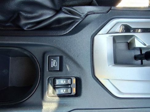 Used 2019 Subaru Crosstrek 2.0i Premium AWD/4WD image 18