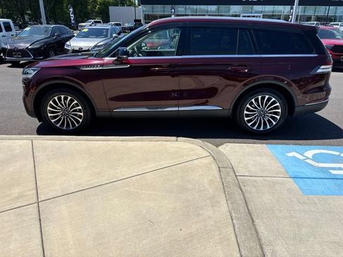 Used 2022 Lincoln Aviator Reserve w/ Equipment Group 201A AWD/4WD image 6